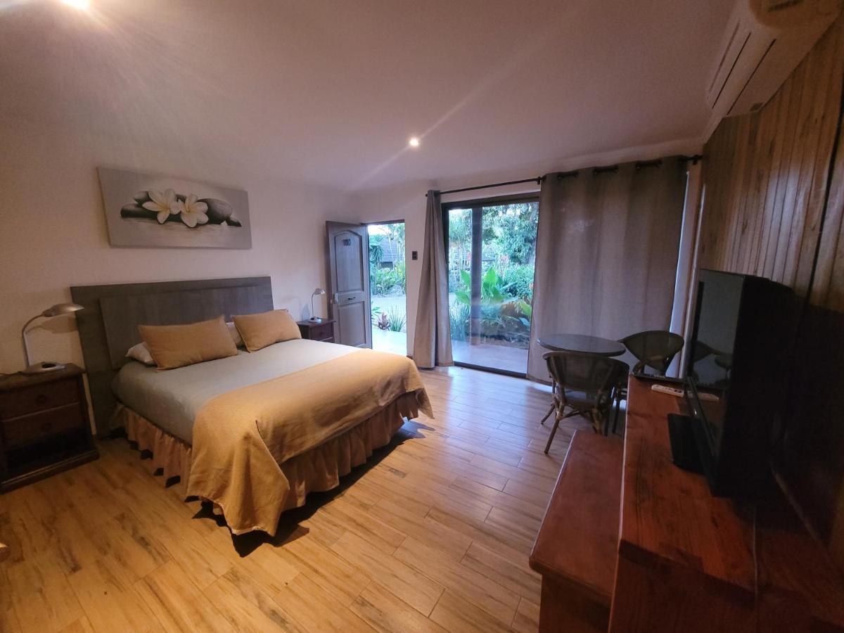 Te Ariki - Adults Only Hanga Roa